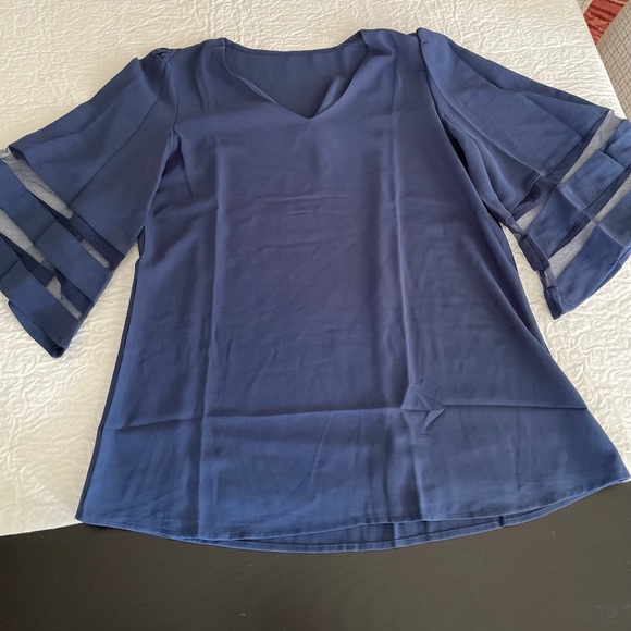 Never worn, excellent condition - Picture 2 of 2